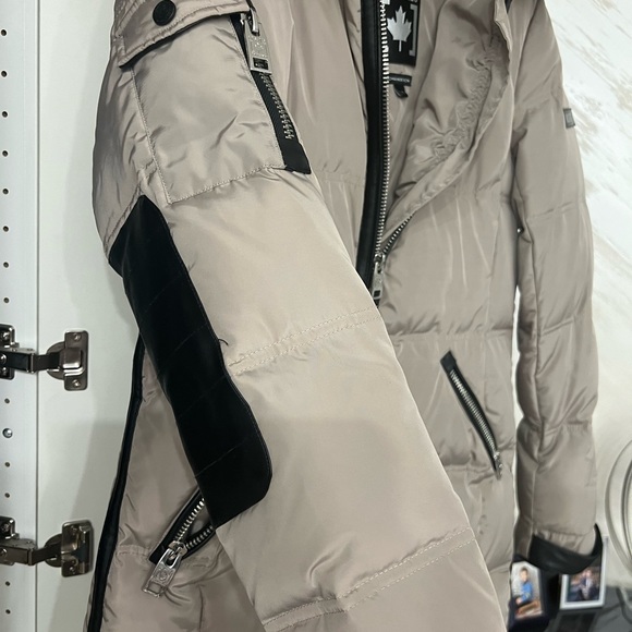 Down jacket with real fur - Picture 7 of 8